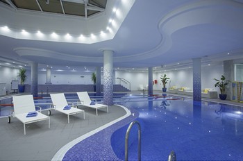 Аренда апартаментов Марбелья (Marbella) - Апартаменты в аренду Клаб (Клуб) Плайас дель Дуке Club Playas del Duque Порт (Пуэрто) Банус Puerto Banús Коста дель Соль Costa del Sol Испания