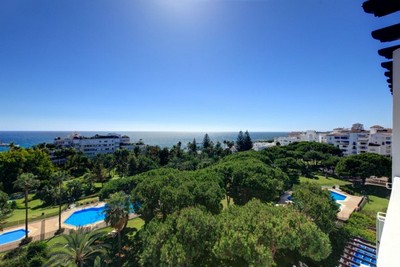 Аренда апартаментов Марбелья (Marbella) - Апартаменты в аренду Клаб (Клуб) Плайас дель Дуке Club Playas del Duque Порт (Пуэрто) Банус Puerto Banús Коста дель Соль Costa del Sol Испания