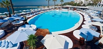 Аренда апартаментов Марбелья (Marbella) - Апартаменты в аренду Клаб (Клуб) Плайас дель Дуке Club Playas del Duque Порт (Пуэрто) Банус Puerto Banús Коста дель Соль Costa del Sol Испания