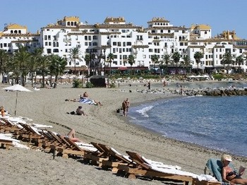 Аренда апартаментов Марбелья (Marbella) - Апартаменты в аренду Клаб (Клуб) Плайас дель Дуке Club Playas del Duque Порт (Пуэрто) Банус Puerto Banús Коста дель Соль Costa del Sol Испания
