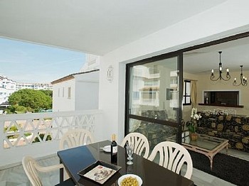 Аренда апартаментов Марбелья (Marbella) - Апартаменты в аренду Клаб (Клуб) Плайас дель Дуке Club Playas del Duque Порт (Пуэрто) Банус Puerto Banús Коста дель Соль Costa del Sol Испания