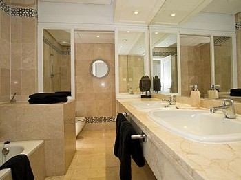Аренда апартаментов Марбелья (Marbella) - Апартаменты в аренду Клаб (Клуб) Плайас дель Дуке Club Playas del Duque Порт (Пуэрто) Банус Puerto Banús Коста дель Соль Costa del Sol Испания