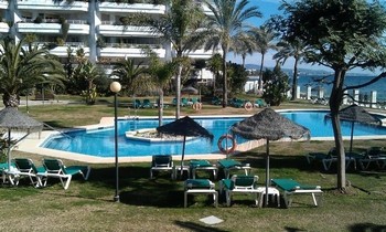 Аренда апартаментов Марбелья (Marbella)- Апартаменты в аренду Золотая Миля Golden Mile (Milla de Oro), пляж Плайа Эсмеральда Playa Esmeralda,Коста дель Соль Costa del Sol Испания