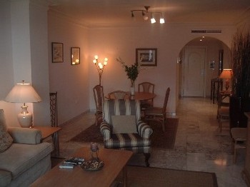 Аренда апартаментов Марбелья (Marbella)- Апартаменты в аренду Золотая Миля Golden Mile (Milla de Oro), пляж Плайа Эсмеральда Playa Esmeralda,Коста дель Соль Costa del Sol Испания
