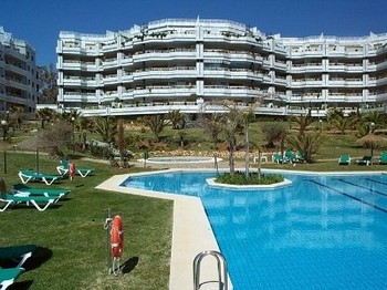 Аренда апартаментов Марбелья (Marbella)- Апартаменты в аренду Золотая Миля Golden Mile (Milla de Oro), пляж Плайа Эсмеральда Playa Esmeralda,Коста дель Соль Costa del Sol Испания