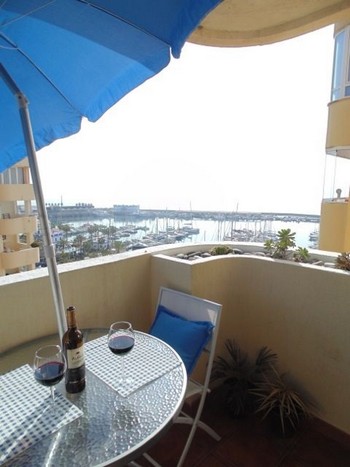 Аренда апартаментов Эстепона Estepona - Апартаменты в аренду Эстепона Estepona Пляж Кристо Playa de Christo Фотографии 