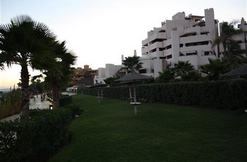 Аренда апартаментов Эстепона Estepona - Апартаменты в аренду Эстепона Estepona Пляж Баиа де Плата Bahia de la Plata Новая Золотая Миля Фотографии