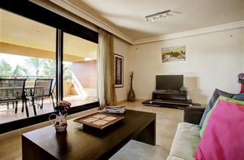Аренда апартаментов Эстепона Estepona - Апартаменты в аренду Эстепона Estepona Пляж Пляж Гуадалманса Плайа Guadalmansa Playa Новая Золотая Миля Фотографии 