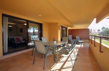 Аренда апартаментов Эстепона Estepona - Апартаменты в аренду Эстепона Estepona Пляж Пляж Гуадалманса Плайа Guadalmansa Playa Новая Золотая Миля Фотографии 