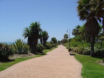 Аренда апартаментов Эстепона Estepona - Апартаменты в аренду Эстепона Estepona Пляж Эль Саладильо Saladillo, Новая Золотая Миля Фотографии