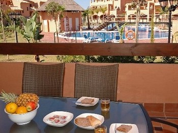 Аренда апартаментов Эстепона Estepona - Апартаменты в аренду Эстепона Estepona Пляж Асьенда дель Соль Hacienda del Sol Новая Золотая Миля Фотографии 