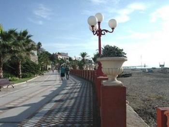 Аренда виллы Бенальмадена Benalmadena - Вилла в аренду Бенальмадена Benalmadena пляж Малапескера Malapesquera Фотографии